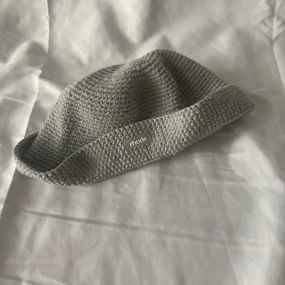 RHODESKIN rhode by Hailey Bieber summer club surprise hat - Picture 3 of 3